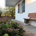 Gaestehaus Roensch Apartamento *